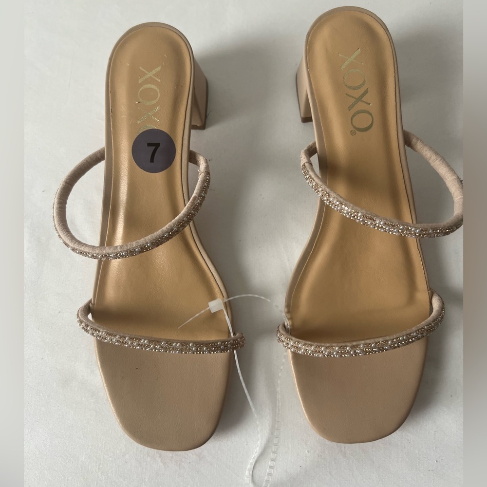 XOXO Women’s Tan Open Toe Crystal Straps Sandals, Size 7M, Brand New